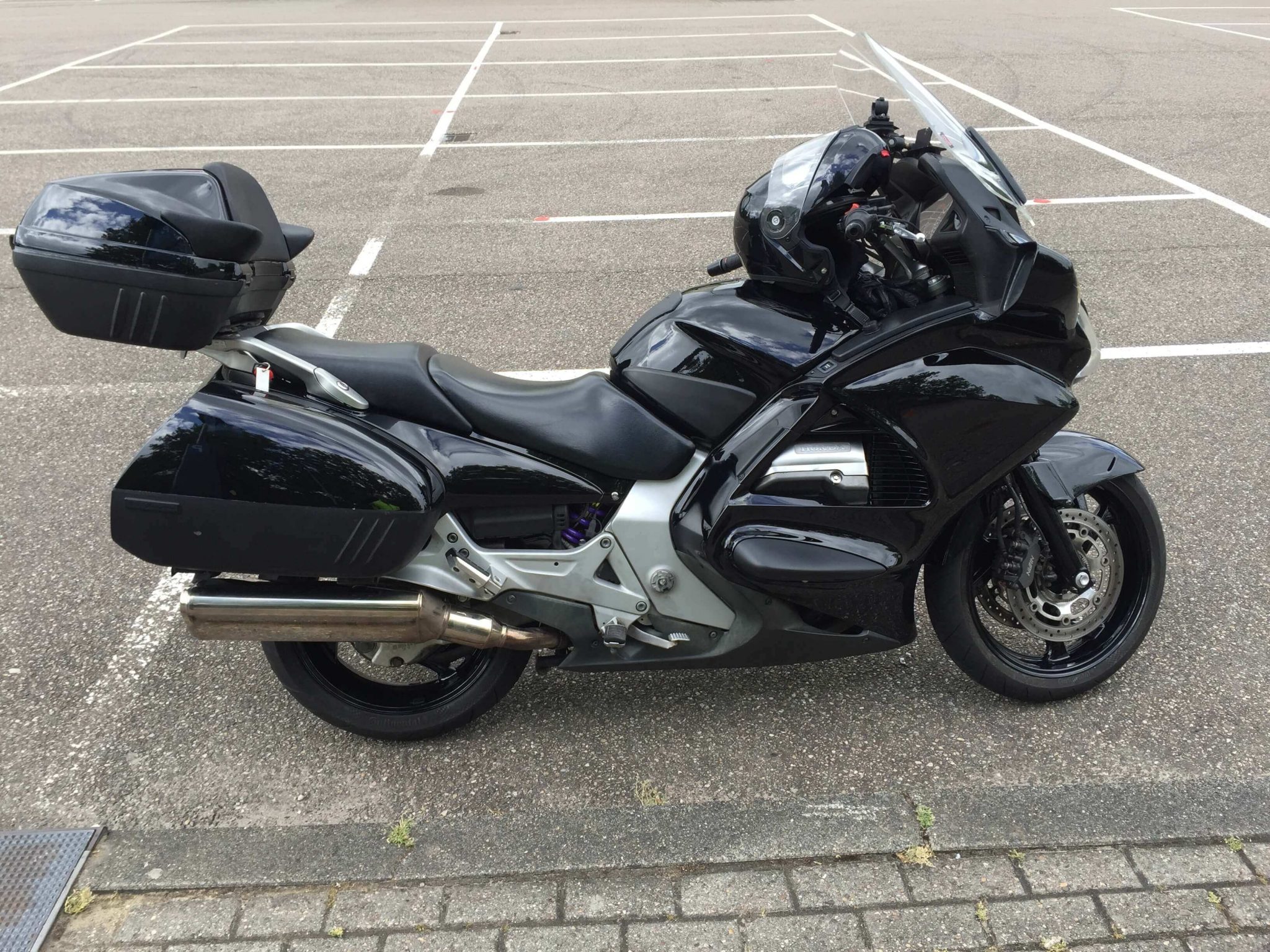 Lesmotor voor veilige motorrijlessen in Almere met professionele instructeur en video-ondersteuning