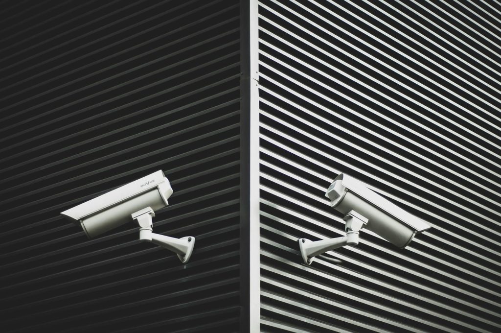 Professionele CCTV-camera installatie voor huizen en bedrijven met real-time bewakingssysteem
